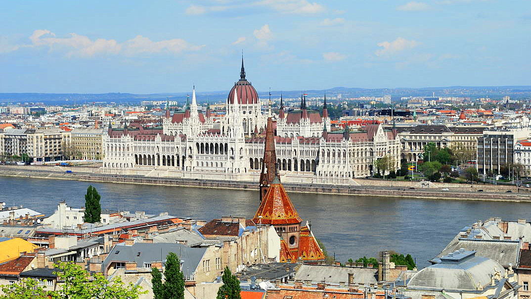 Wo kann man in Ungarn einen Badeurlaub machen?